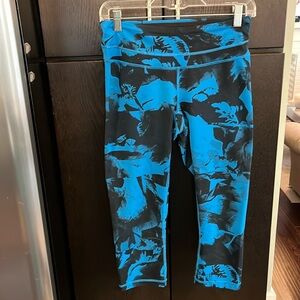 EUC Lucy Capri yoga pants.  No signs of wear.